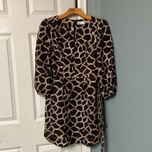 - Rebecca Vallance Acacia Animal Print mini dress. Size 4 🦒
